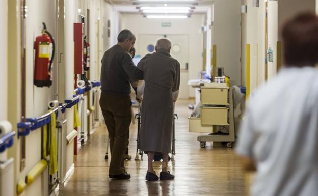 Los jubilados de UGT y CCOO piden a Sanidad servicios de geriatría en Atención Primaria