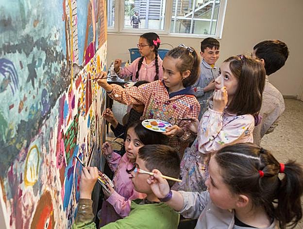 Los talleres de dibujo incluyen varios niveles para niños. 