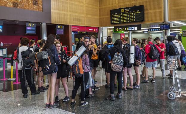 Los tripulantes de cabina de Ryanair amenazan con una huelga para el 28 de septiembre