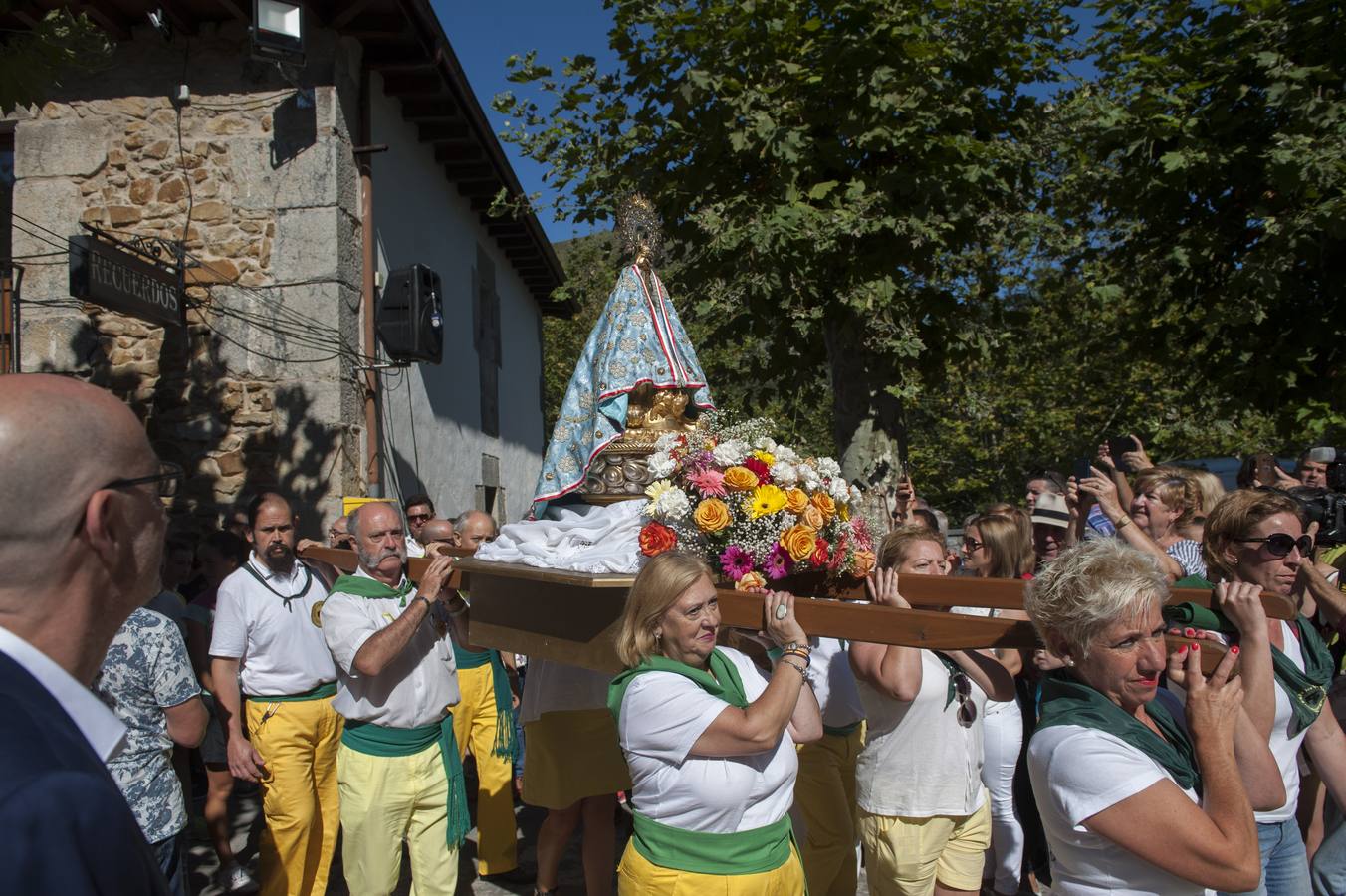 Fotos: Cantabria rinde honores a su patrona