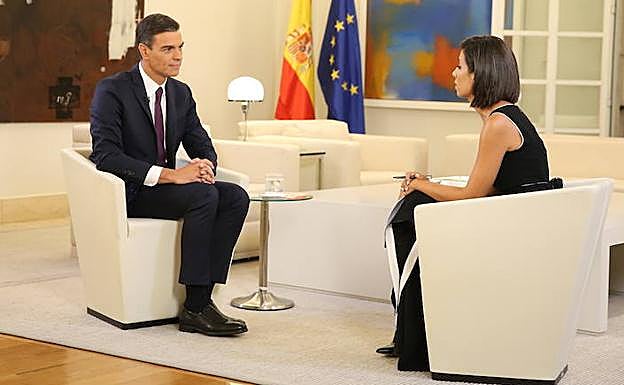 Pedro Sánchez y Ana Pastor.