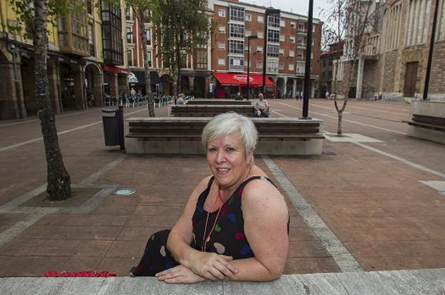 La concejala, en la Plaza Roja de Torrelavega. 