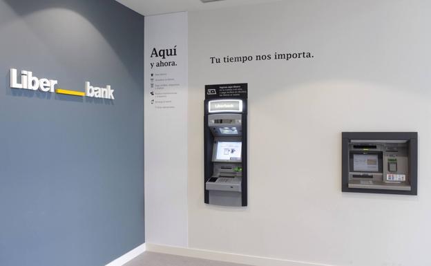 Cantabria revoca la autorización a Liberbank para recaudar tasas públicas a través de sus cajeros