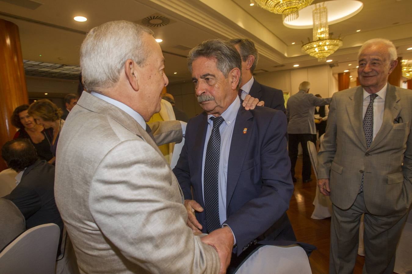 Fotos: Carlos Solchaga en el Foro Económico de El Diario Montañés