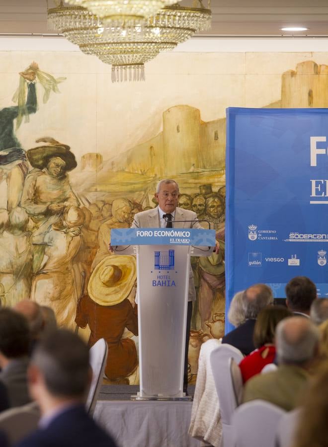 Fotos: Carlos Solchaga en el Foro Económico de El Diario Montañés