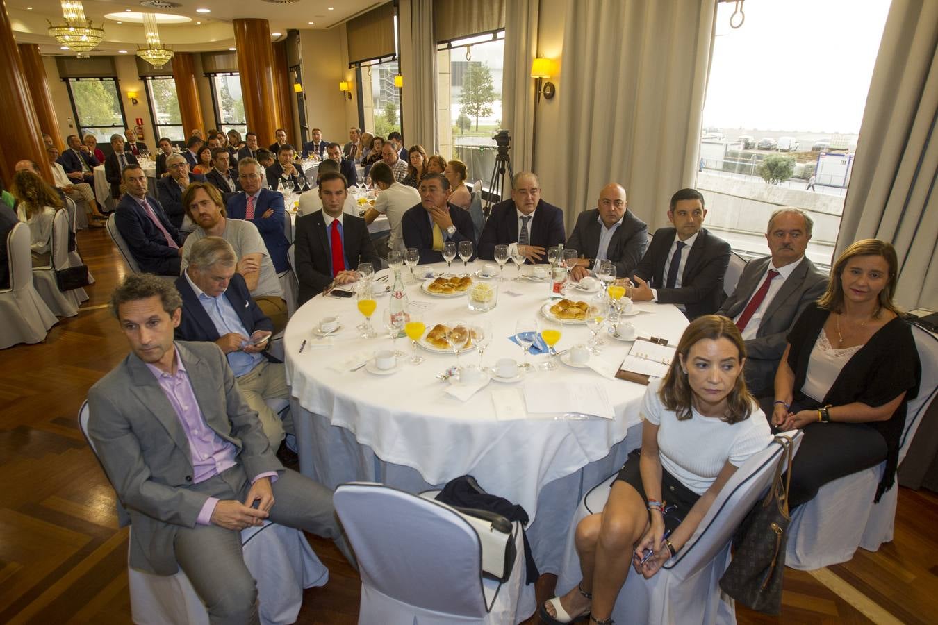 Fotos: Carlos Solchaga en el Foro Económico de El Diario Montañés