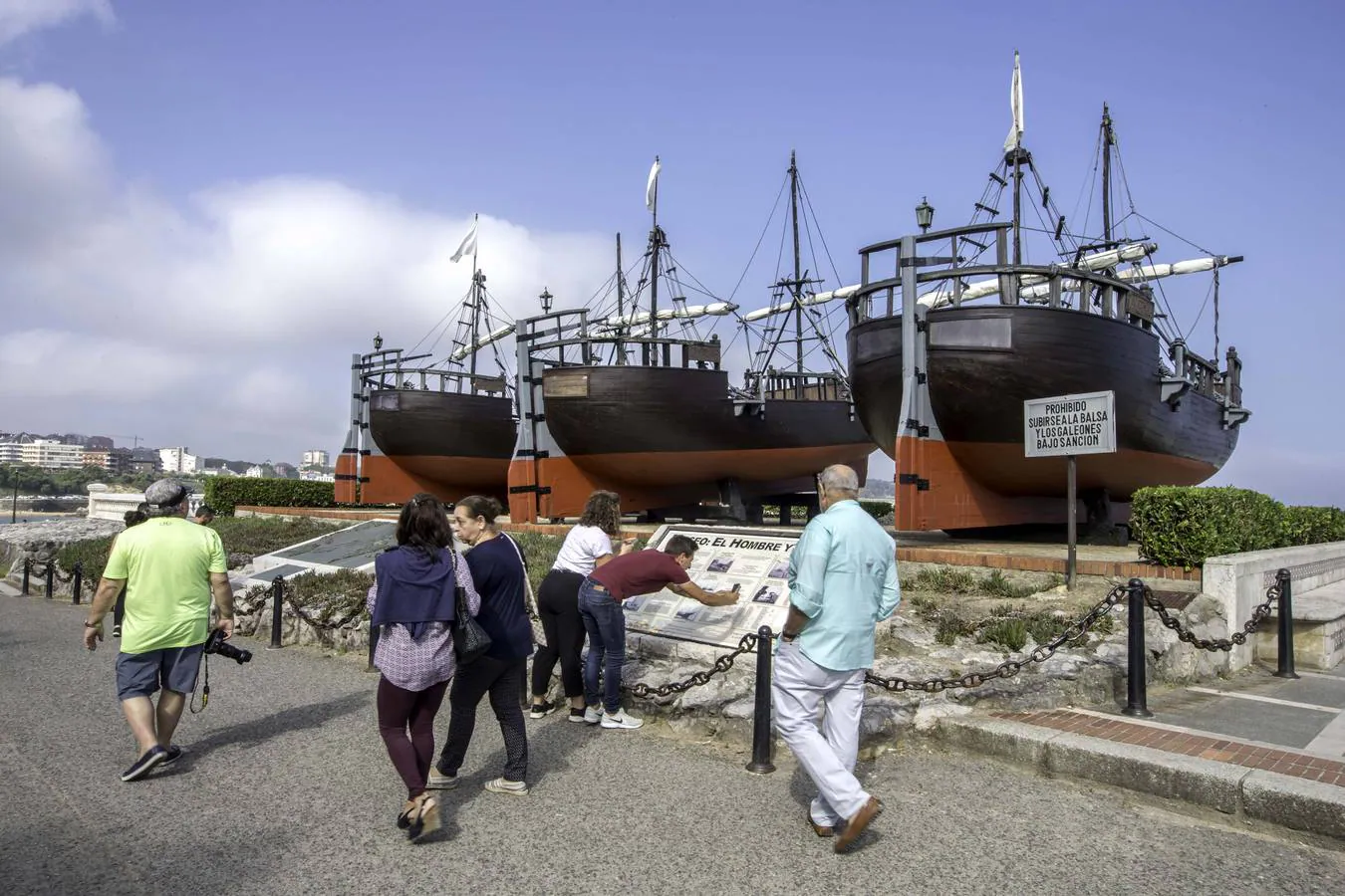 El Ayuntamiento restaura los barcos con los que el explorador Vital Alsar navegó hace cuarenta años desde México hasta Santander 