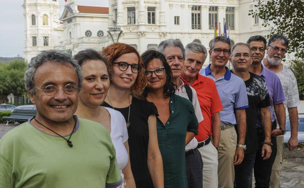 Alberto Sebastián, Encarnación Espinosa, Almudena González, Ainara Bezanilla, José Luis Polanco, Juan Gutiérrez, Paciano Merino Javier García Sobrino, Diego Gutiérrez del Valle y Javier Flor, integrantes del colectivo docente, artífices de la revista. 