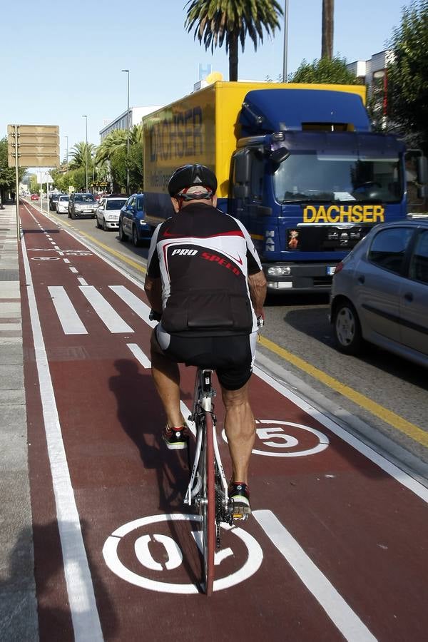 Fotos: Así es el primer carril bici que entra en la ciudad de Torrelavega