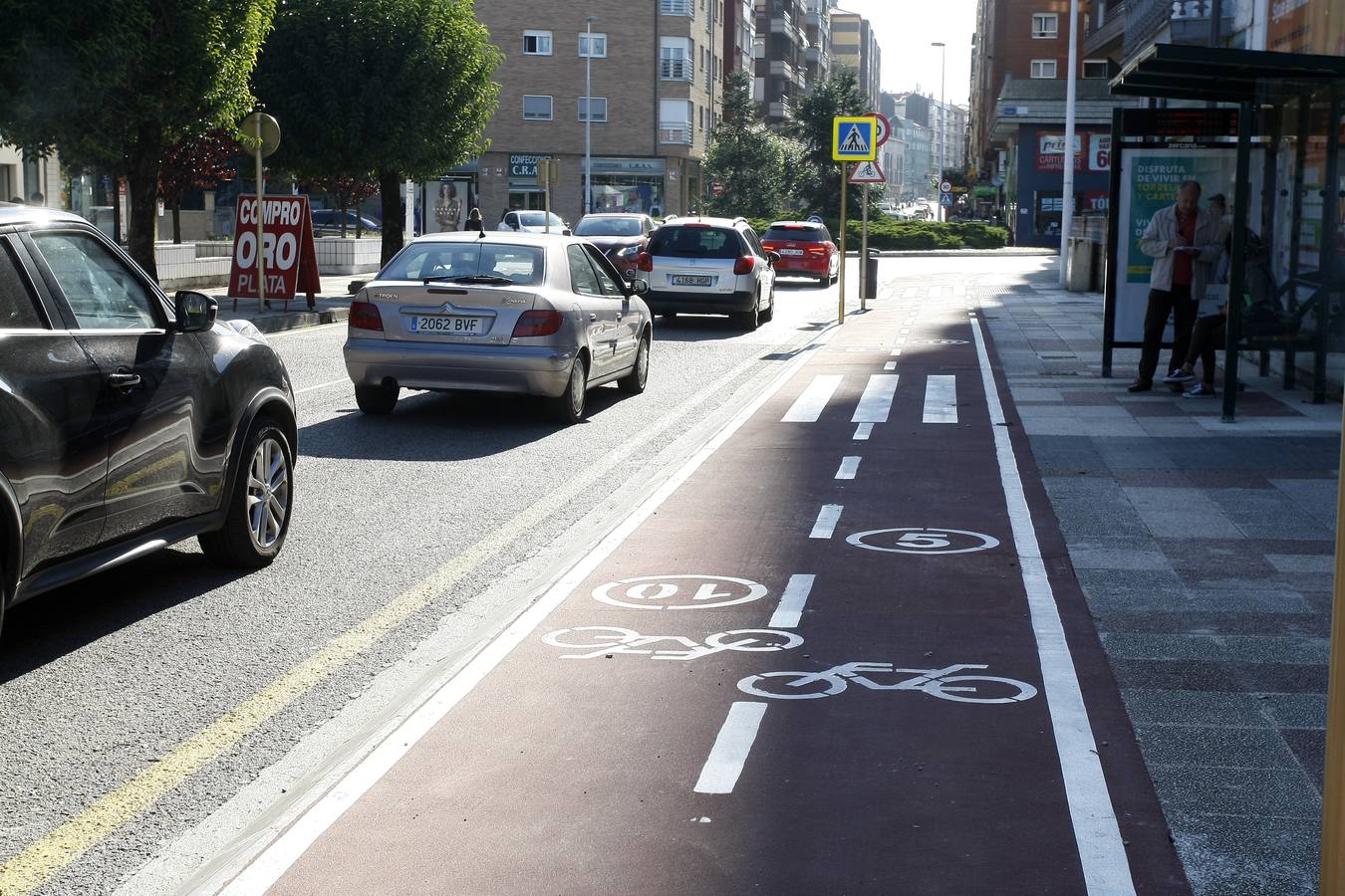 Fotos: Así es el primer carril bici que entra en la ciudad de Torrelavega