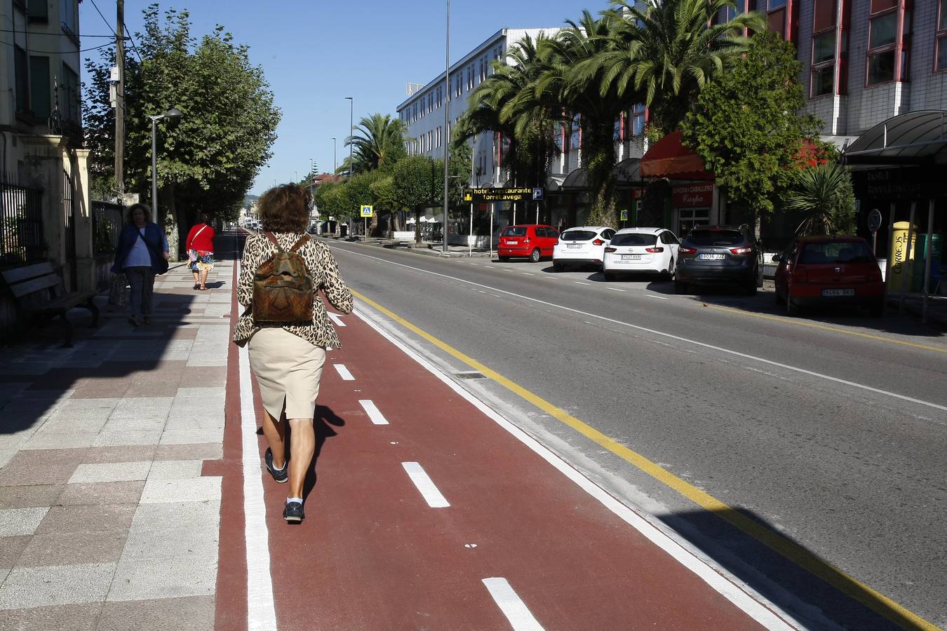 Fotos: Así es el primer carril bici que entra en la ciudad de Torrelavega