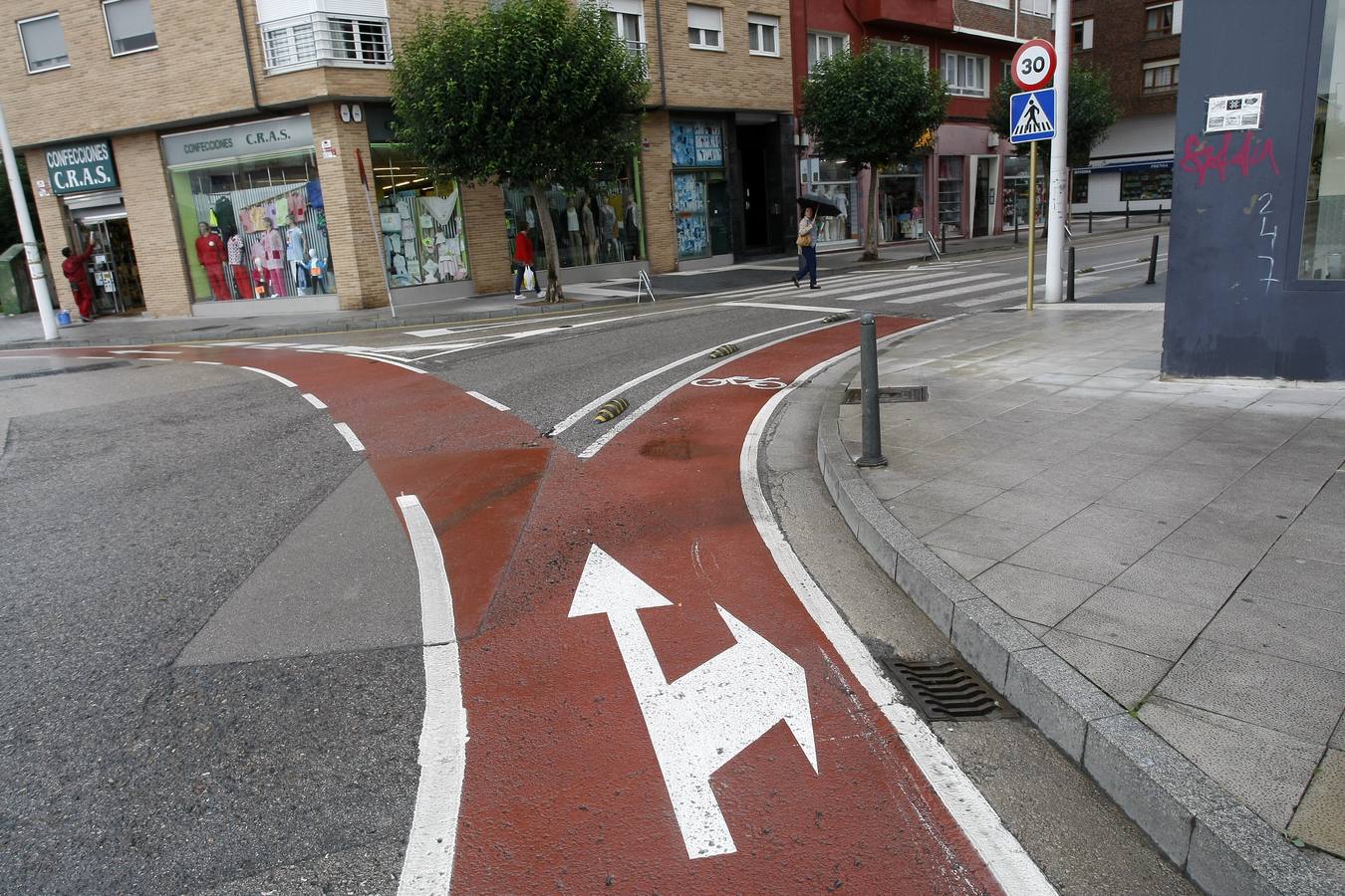 Fotos: Así es el primer carril bici que entra en la ciudad de Torrelavega