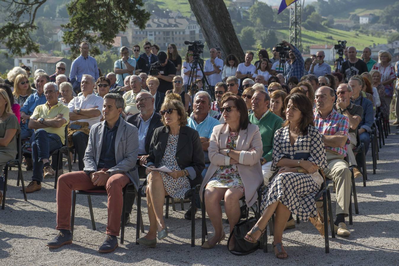 Cantabria, País Vasco y Asturias han recordado a los milicianos de la 'Lista Larrinoa', bombardeados en Ampuero en el verano de 1937