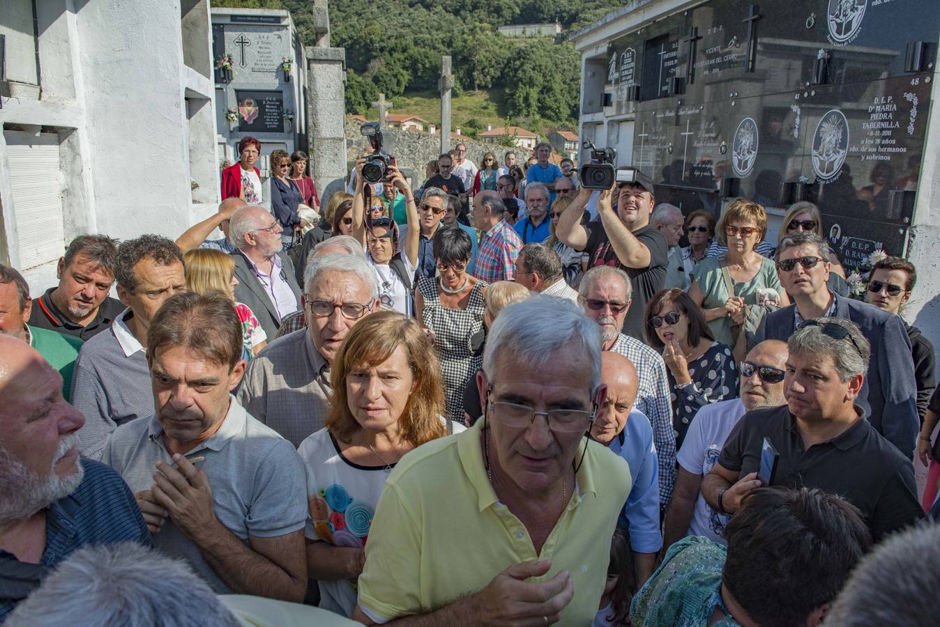 Cantabria, País Vasco y Asturias han recordado a los milicianos de la 'Lista Larrinoa', bombardeados en Ampuero en el verano de 1937