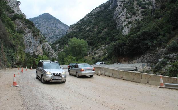 Zuloaga confirma que los proyectos de Fomento en Liébana siguen «según lo previsto»