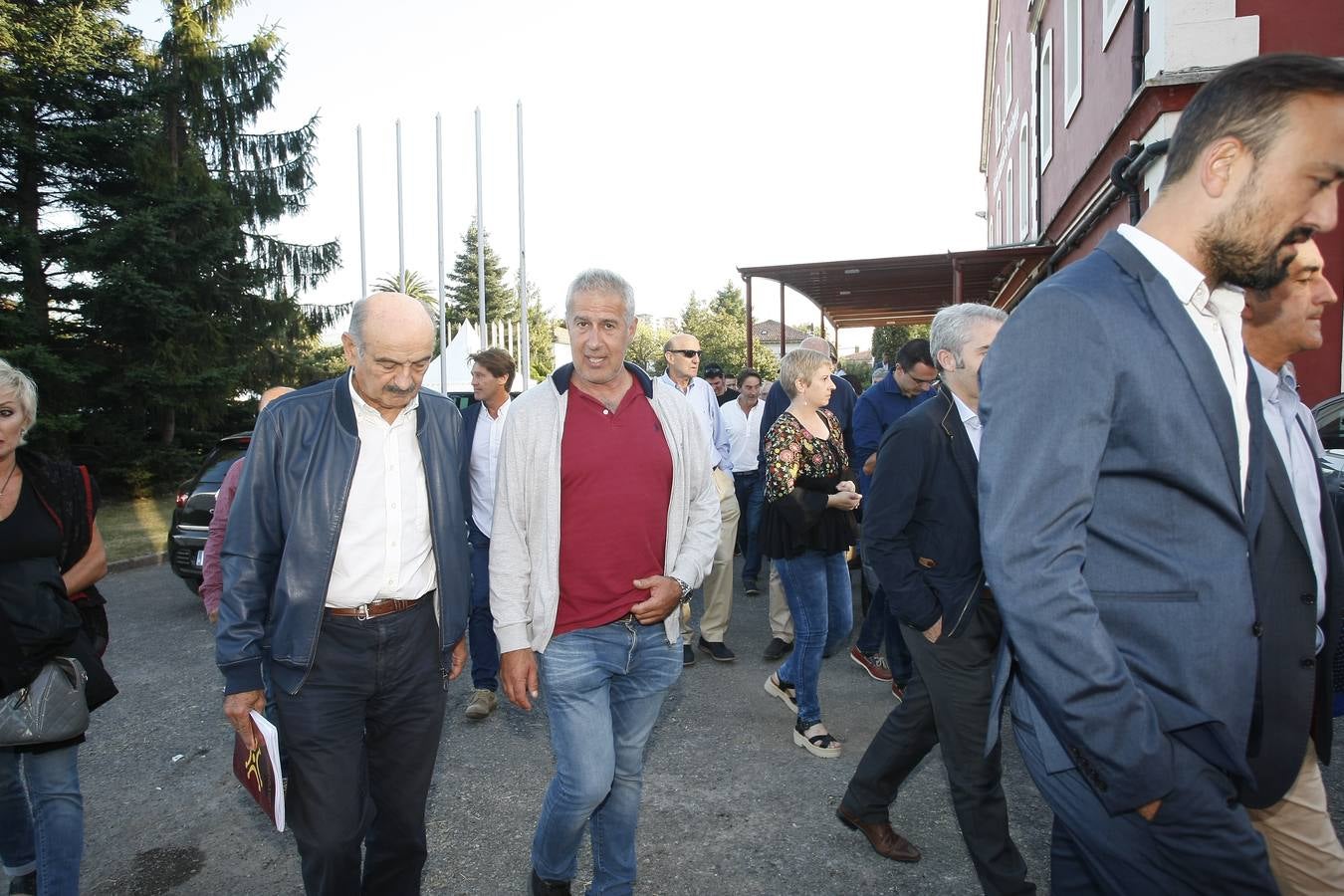 Revilla reúne en Torrelavega a alcaldes y concejales