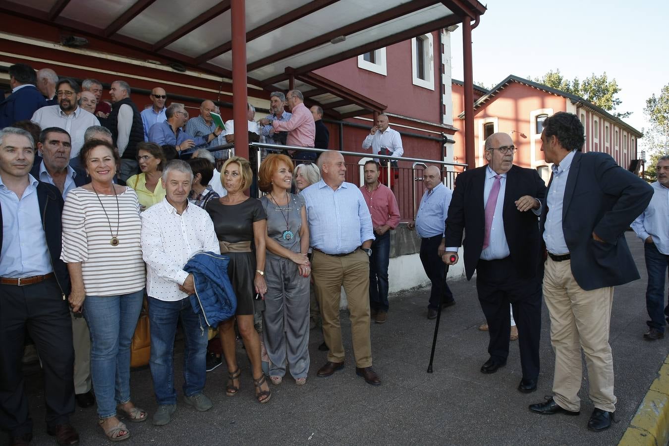 Revilla reúne en Torrelavega a alcaldes y concejales