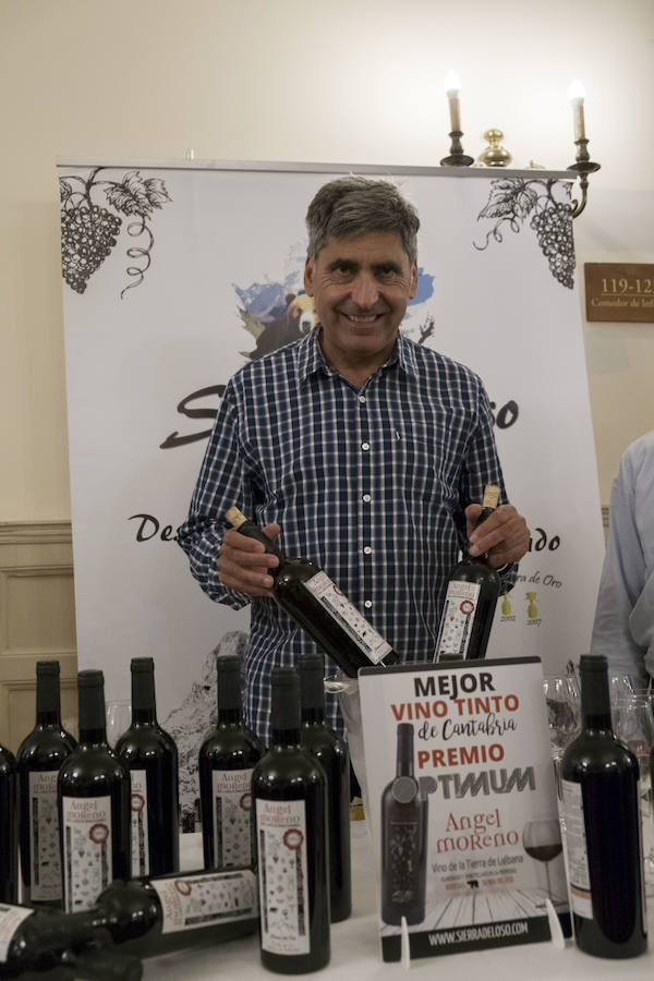 El tinto Lusía, de Cayo, y el Yenda Albariño Fermentado, de Sel D'Aiz, ganan el premio que anualmente otorgan los sumilleres