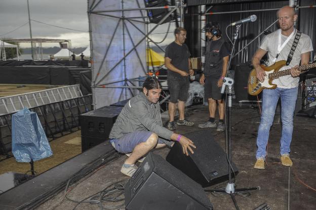 Uno de los conciertos de la campa de La Magdalena, que denuncian por ruido los habitantes del otro lado de la bahía. 