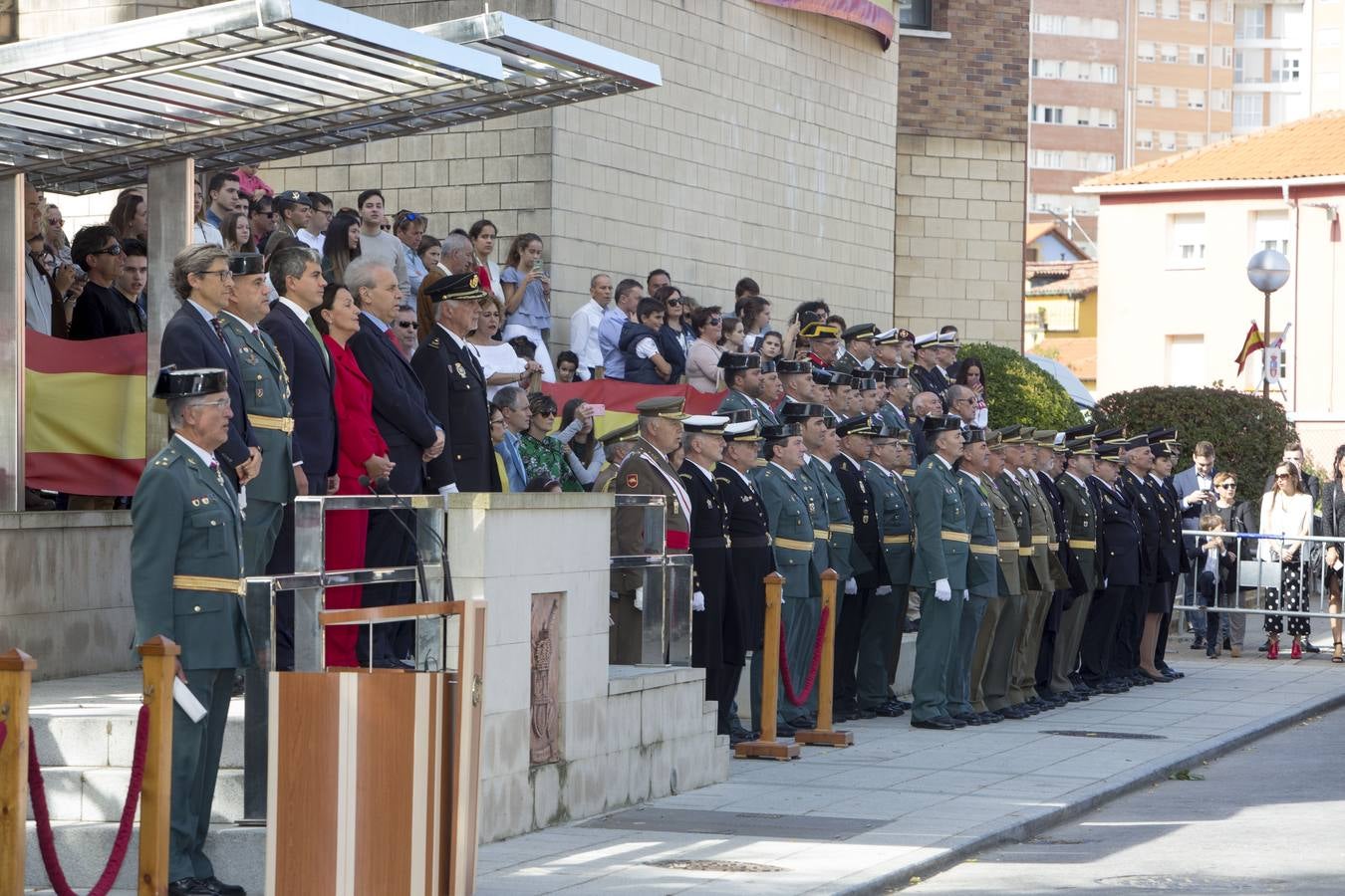 Fotos: Actos del Día del Pilar en el acuartelamiento de Campogiro