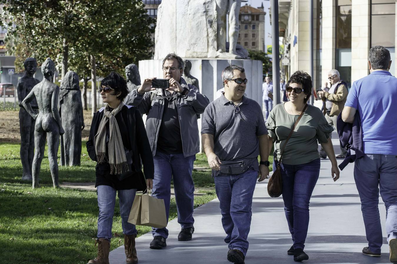 Fotos: Los turistas llenan Cantabria en este Puente del Pilar