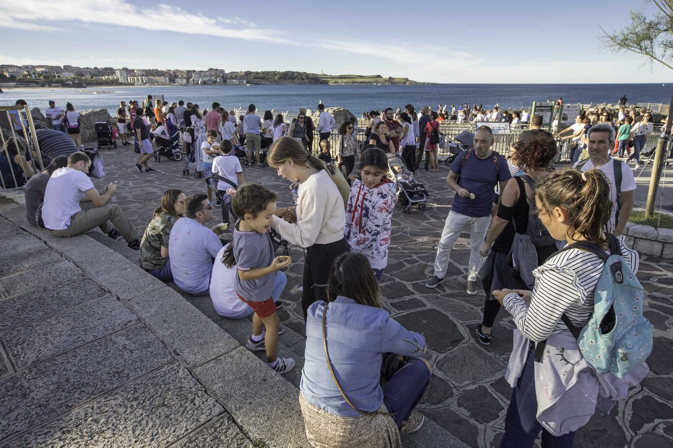 Fotos: Los turistas llenan Cantabria en este Puente del Pilar