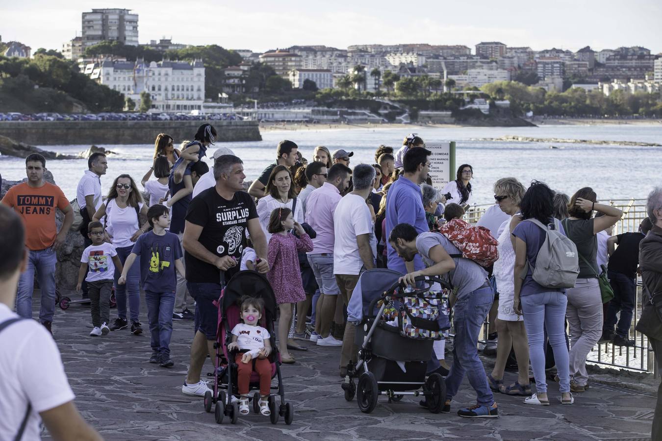 Fotos: Los turistas llenan Cantabria en este Puente del Pilar