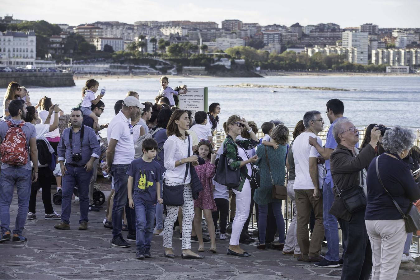 Fotos: Los turistas llenan Cantabria en este Puente del Pilar