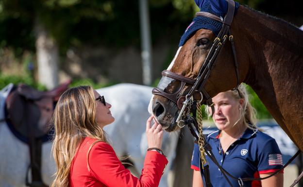 Jessica Springsteen con su caballo