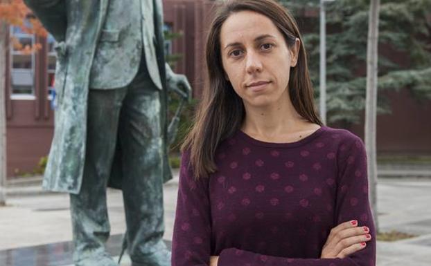 Ana Hernández, en la plaza de la ciencia.