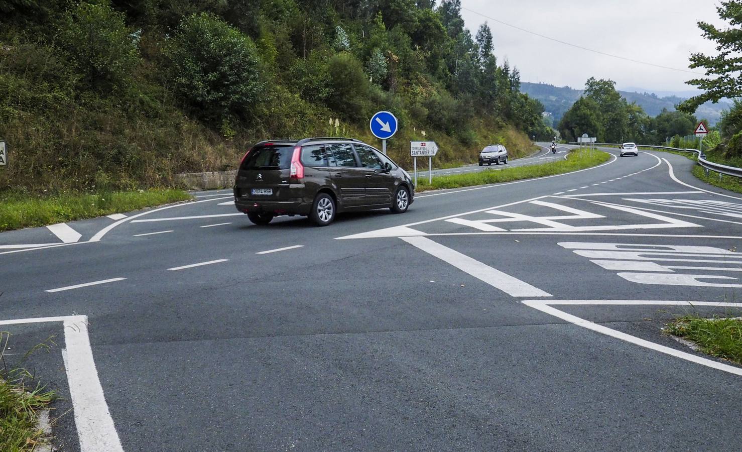 La nacional 611, a la altura del cruce de Somahoz, será una de las carreteras que habrá que repintar.