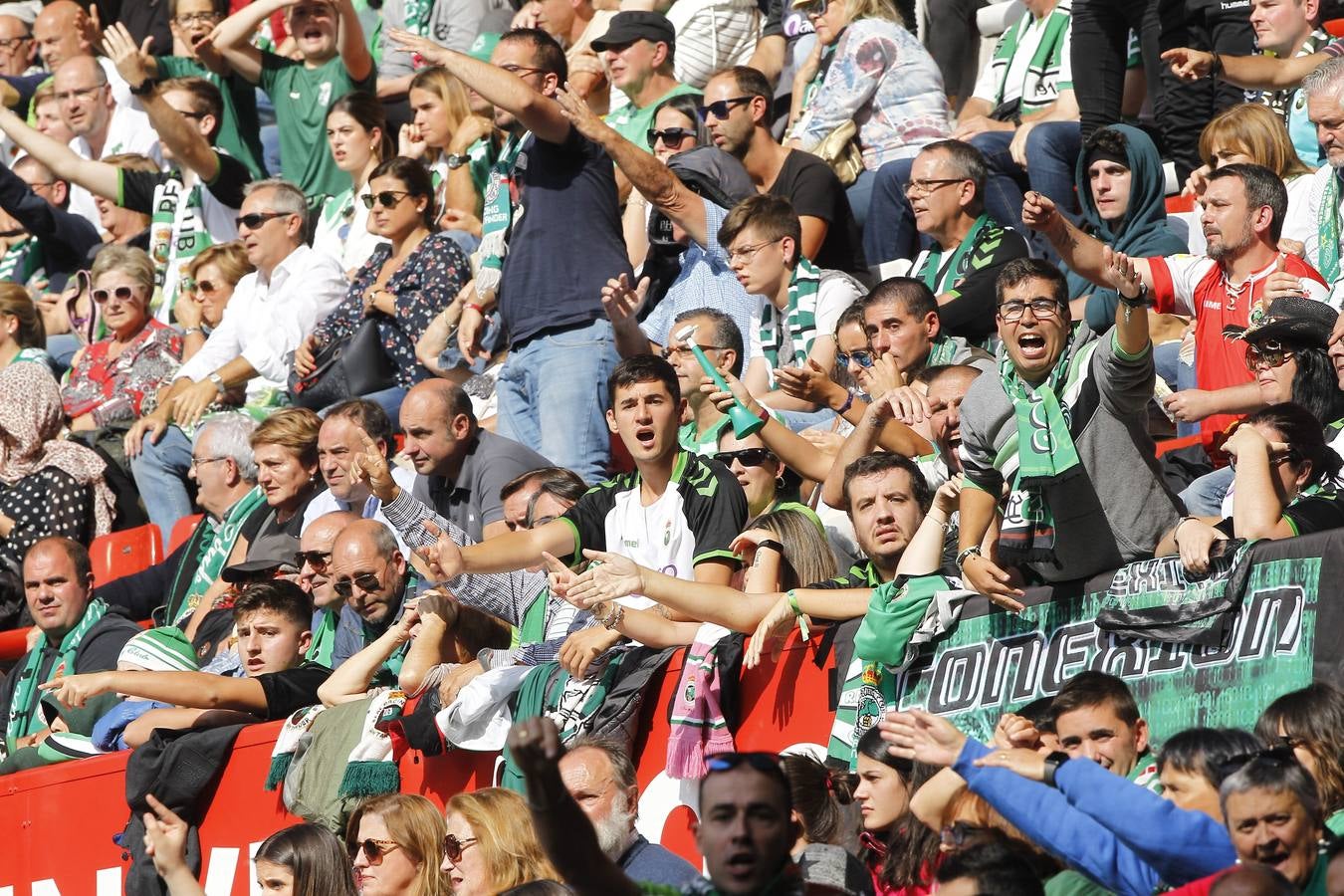 El conjunto cántabro visita el estadio de El Molinón para enfrentarse al filial sportinguista