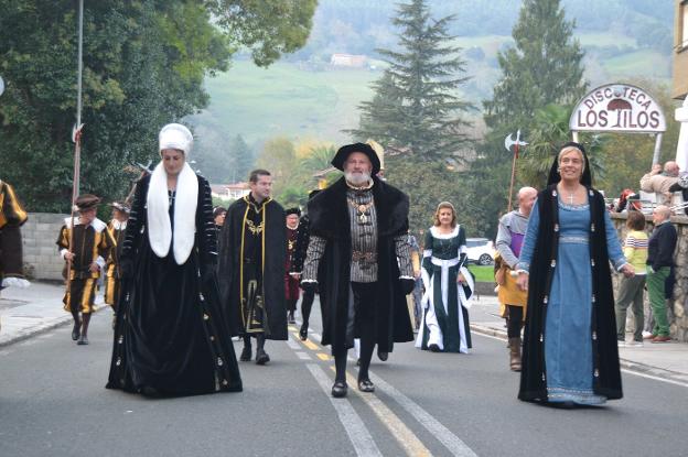 El Emperador, sus hermanas y su séquito llegaron ayer hasta Ramales.