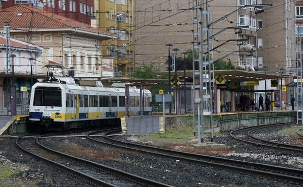 Renfe programa la circulación de 20 nuevos servicios diarios entre Santander y Torrelavega