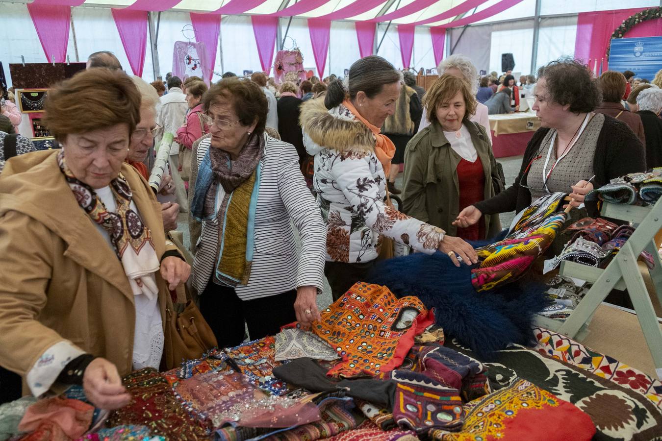 Fotos: Inauguración de la VII Feria de Mujeres Artesanas y Emprendedoras de Cantabria en Renedo de Piélagos