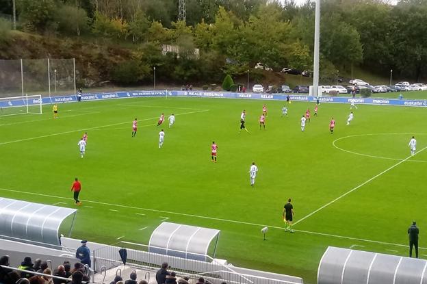 Aunque la Real Sociedad dominó, los de Pablo Lago supieron aguantar bien la presión local..