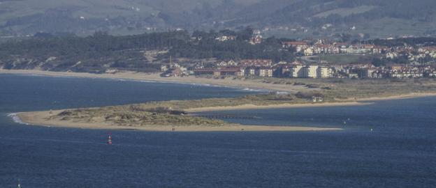 La playa de Somo retrocede 410 metros en el último siglo y medio
