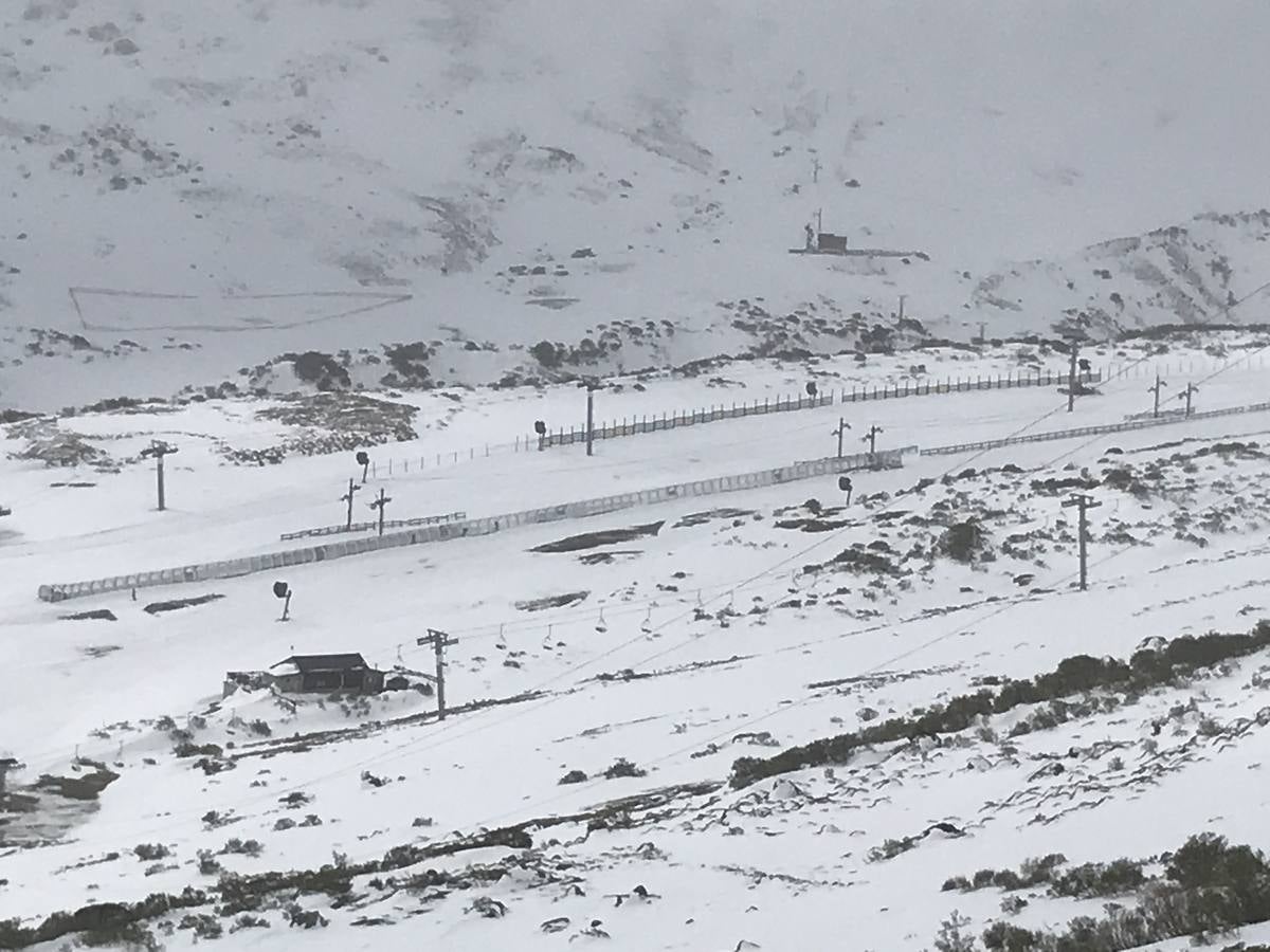 Fotos: La nieve cubre Brañavieja