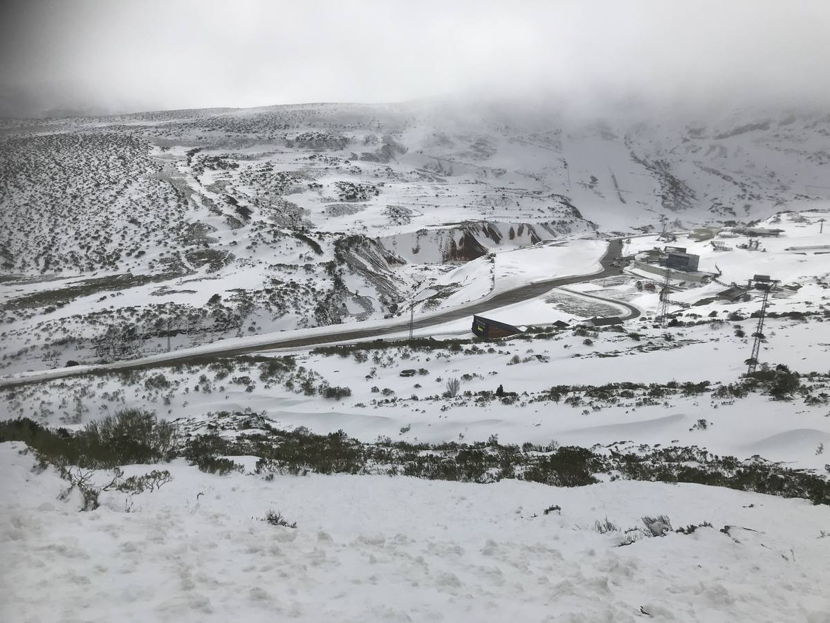 Fotos: La nieve cubre Brañavieja