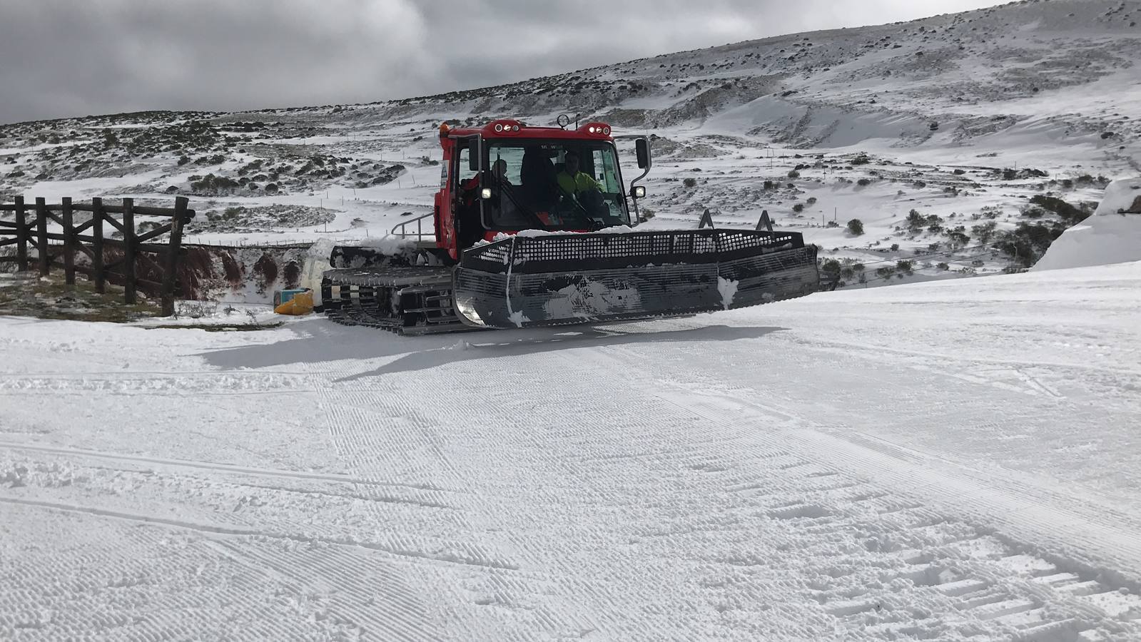 Fotos: La nieve cubre Brañavieja