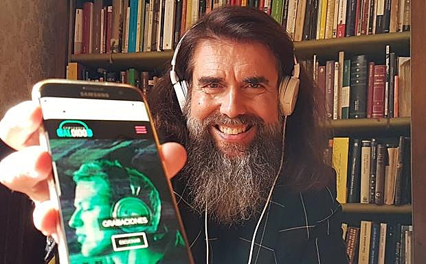 Director y actor, Edy Asenjo está al frente de la compañía El Principal Santander. 