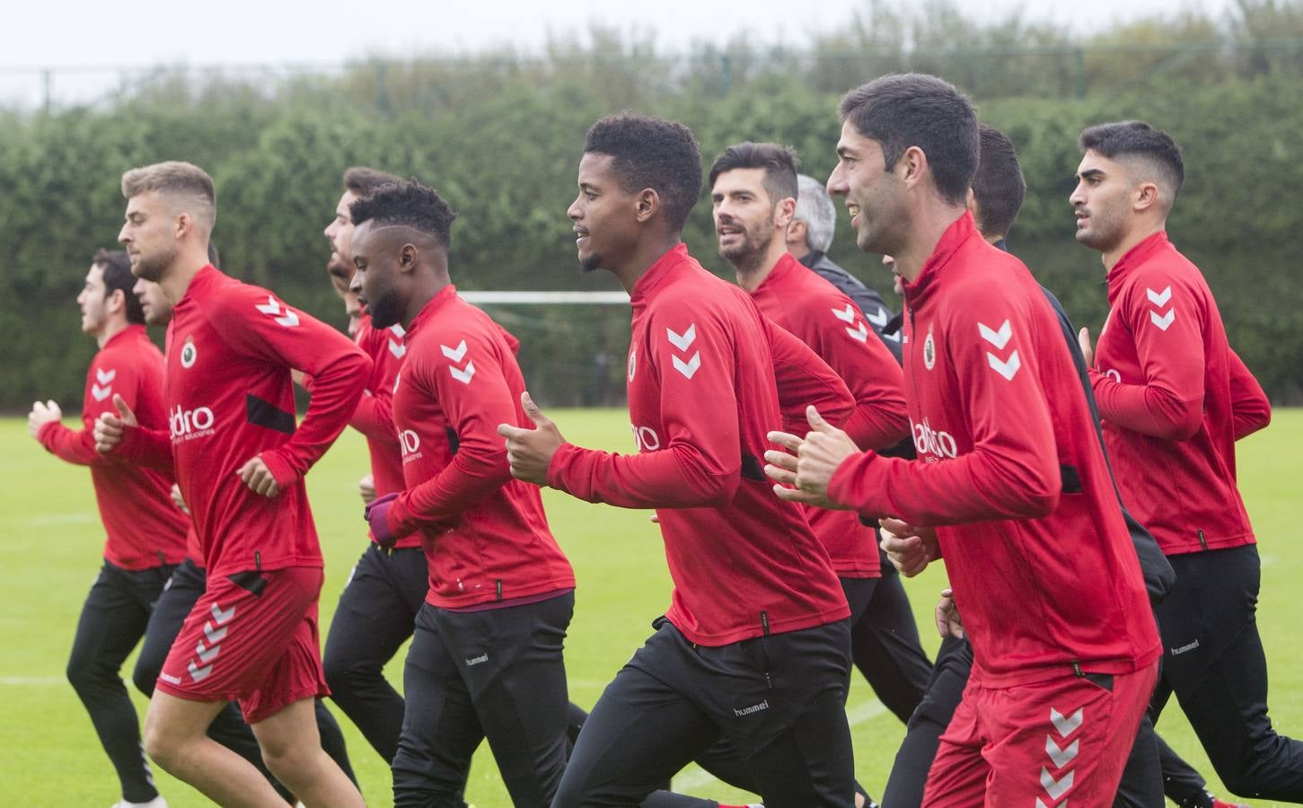 Fotos: Entrenamiento del Betis en las inslaciones Nando Yosu