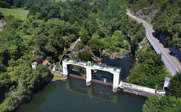 Un nuevo paseo peatonal unirá Cades y la presa de Palombera