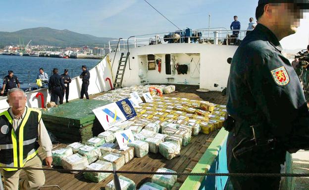 Alijo histórico: En 2003, el juez Vázquez Taín coordinó una operación en la que se aprehendieron 7.000 kilos de cocaína que viajaban ocultos en el barco congelador 'South Sea'.