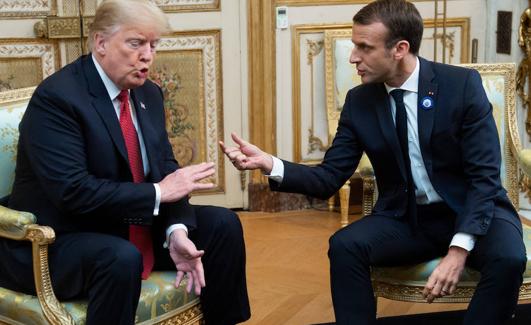 El ánimo de polemizar de Donald Trump fue evidente incluso antes de que comenzara su encuentro con Macron.