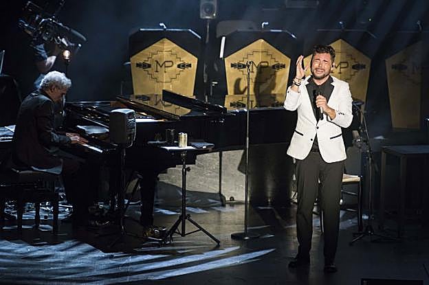 Miguel Poveda acerca a Santander su gira 'EnLorquecido'.