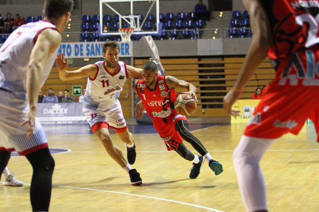 Lamonte Thomas durante uno de los partidos de esta temporada en el Palacio de los Deportes.