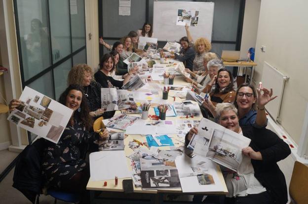 Alumnas participantes en el taller de decoración. 