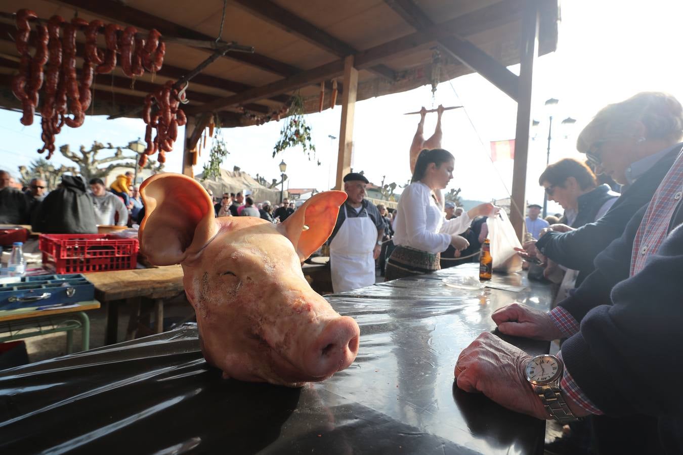 La villa cántabra se volcó con la celebración de su tradicional feria de la Alubia.