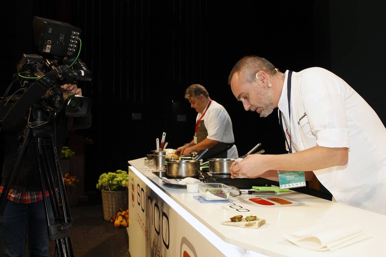 La capital del Besaya se convierte durante tres días en el centro nacional de la gastronomía con actividades de formación, innovación y exhibición con catas y stands